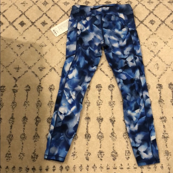 Speed up Lululemon blue and white leggings - Picture 5 of 7